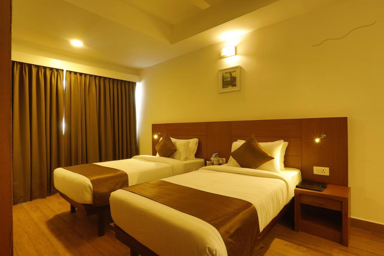 Hotel Panchavady Tiruvalla Dış mekan fotoğraf