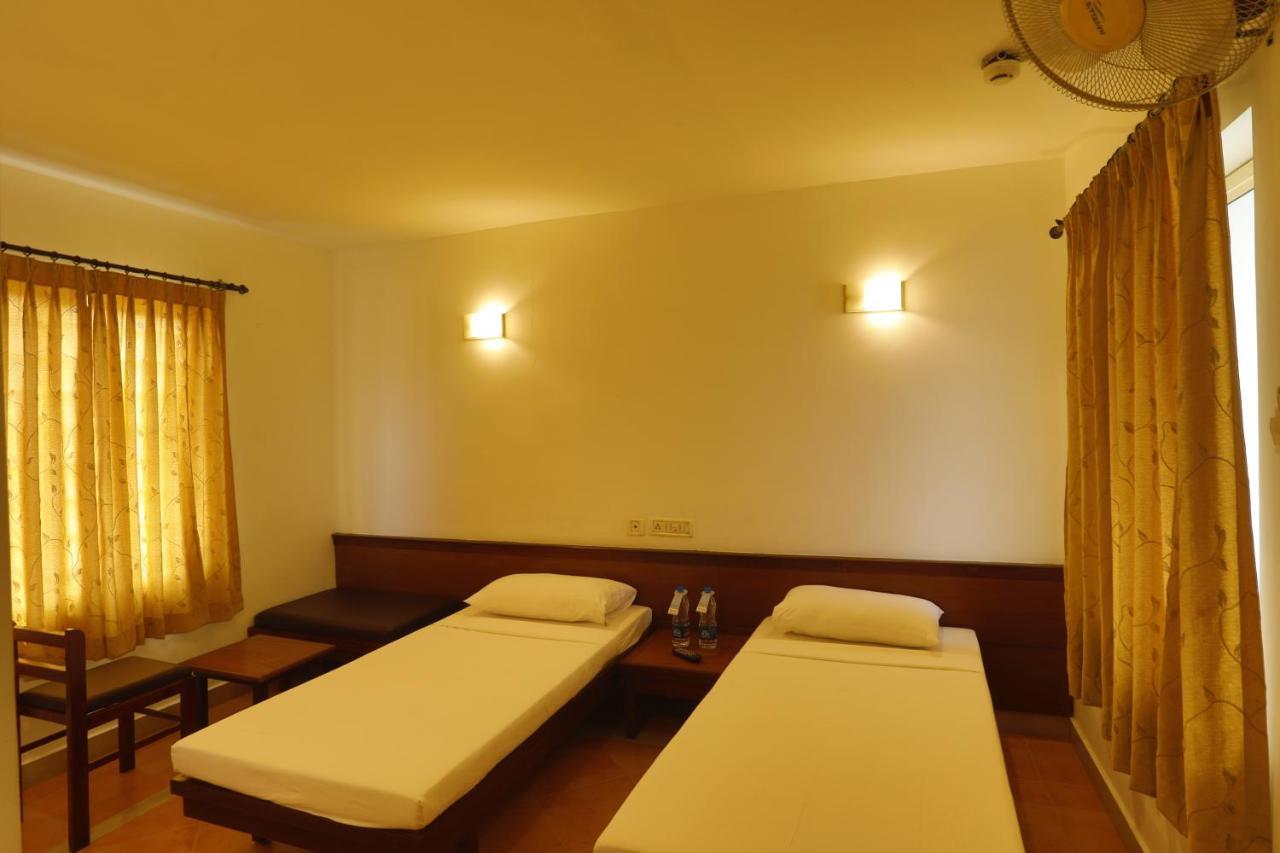 Hotel Panchavady Tiruvalla Dış mekan fotoğraf